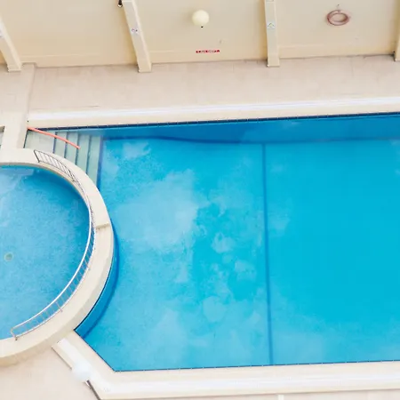 Mavina & מלון 3*