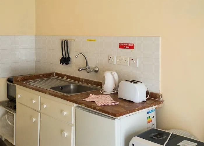 Mavina & Hotel Qawra